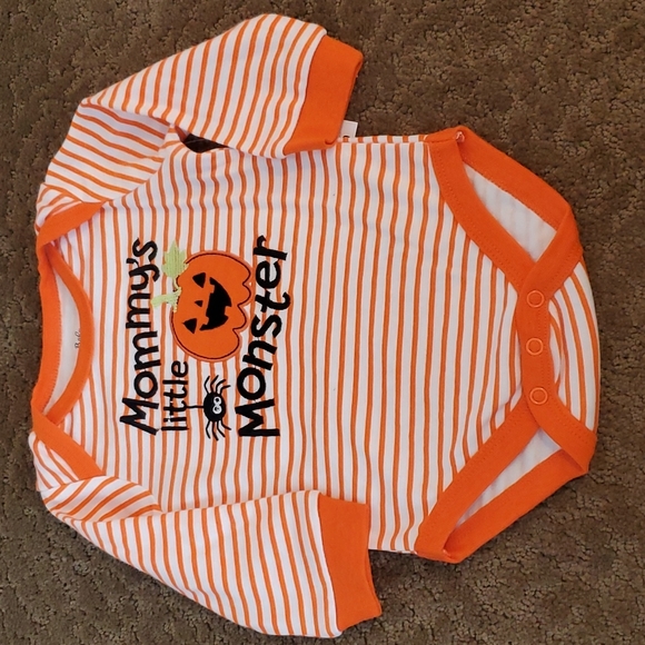 Boys Baby Essentials 4pc Mommy's Little Monster Pants Hat Set Size 3 6 9 mo NWT - Picture 2 of 5